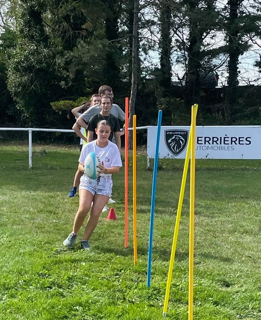 Nouvelle promotion d’apprentis EIGSI : un terrain de rugby pour faire connaissance et donner du sens