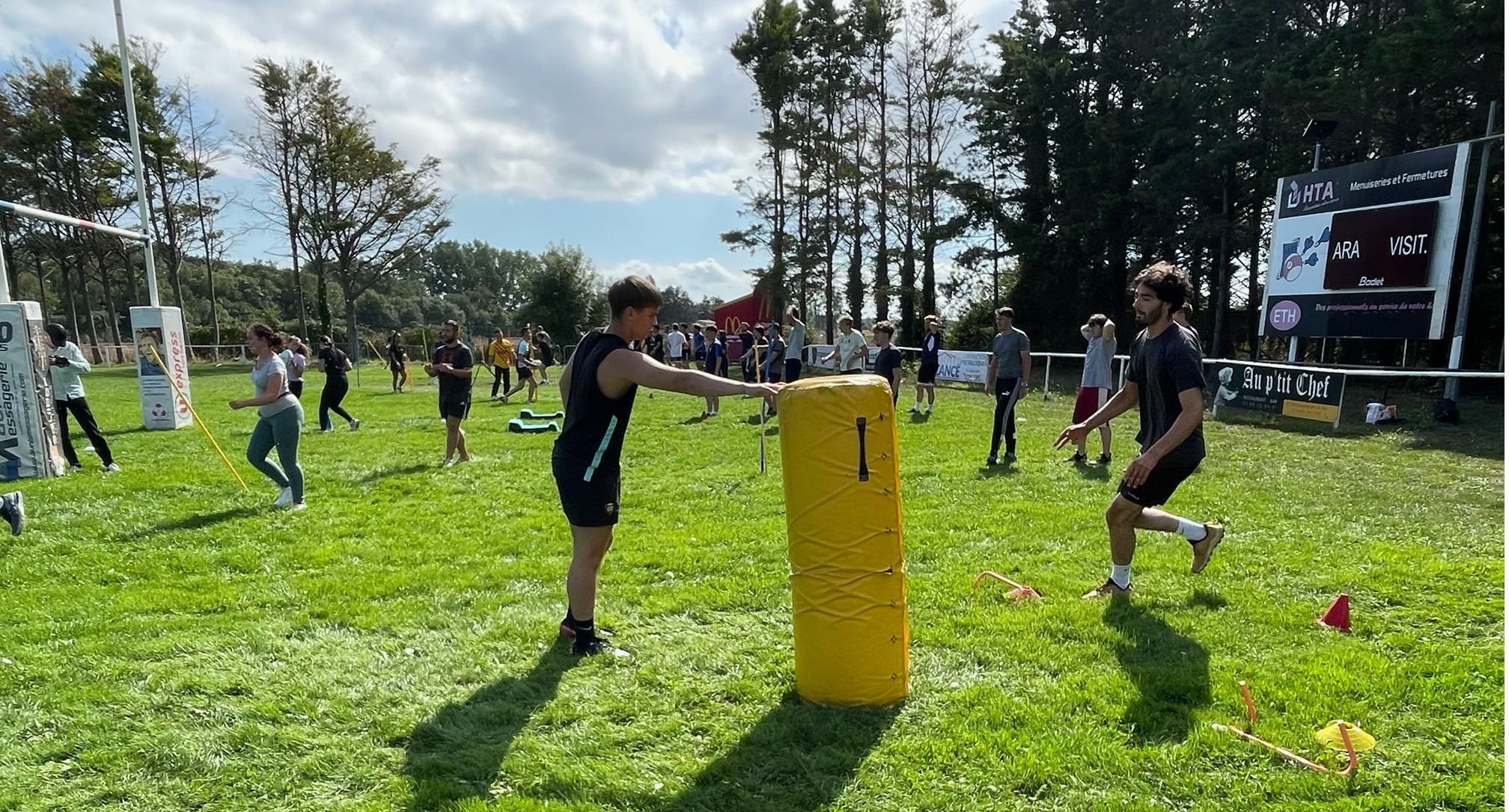 Nouvelle promotion d’apprentis EIGSI : un terrain de rugby pour faire connaissance et donner du sens